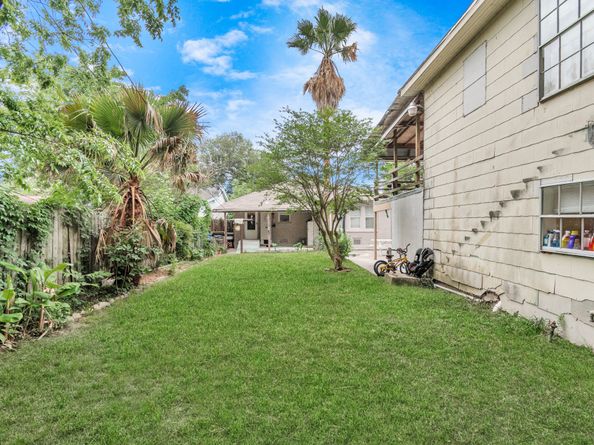 8209 Howard Drive, Houston TX 77017