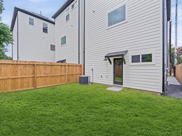 7229 Tierwester Street, Houston TX 77021