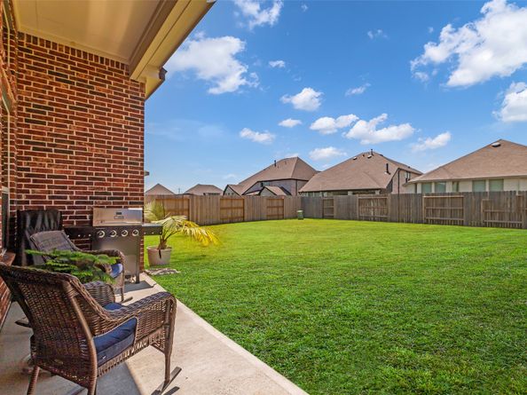 423 Round Top Street, Webster TX 77598