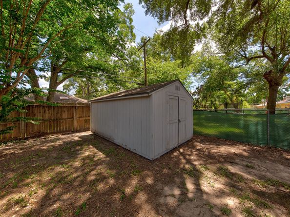 7115 Drowsy Pine Drive, Houston TX 77092