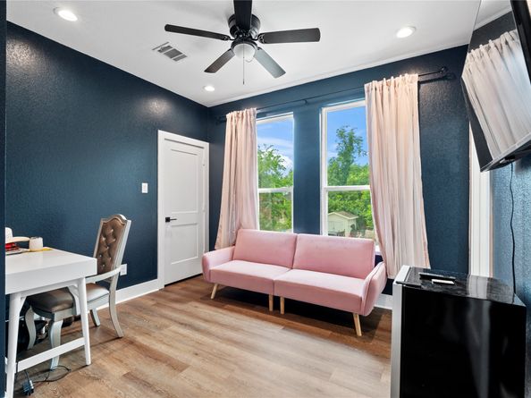 1222 Mcneil Street, Houston TX 77009
