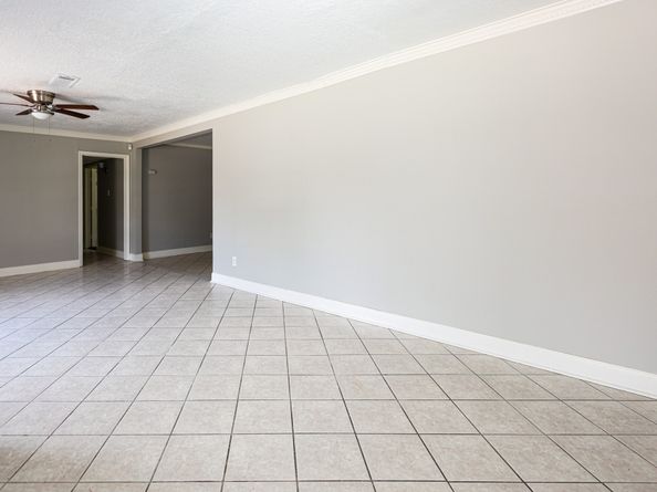 9207 Cobbleshire Drive, Houston TX 77037