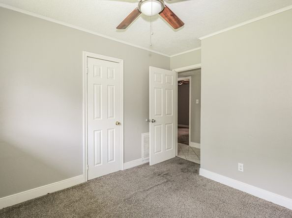 9207 Cobbleshire Drive, Houston TX 77037