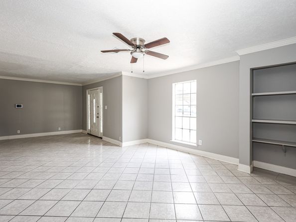 9207 Cobbleshire Drive, Houston TX 77037