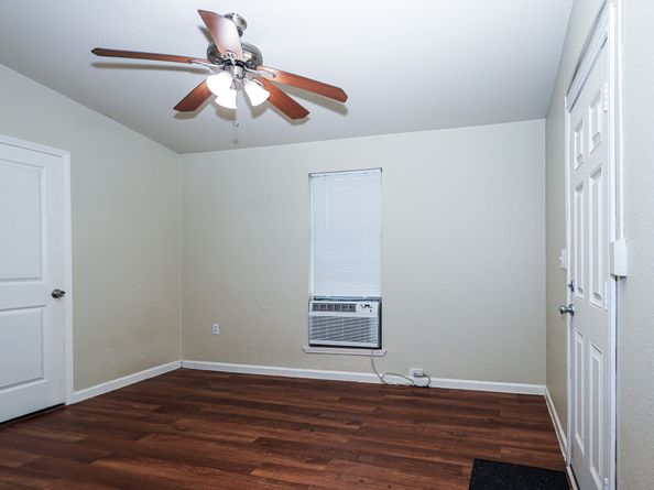 9207 Cobbleshire Drive, Houston TX 77037