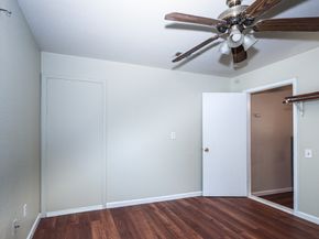 9207 Cobbleshire Drive, Houston TX 77037