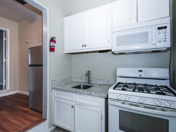 9207 Cobbleshire Drive, Houston TX 77037