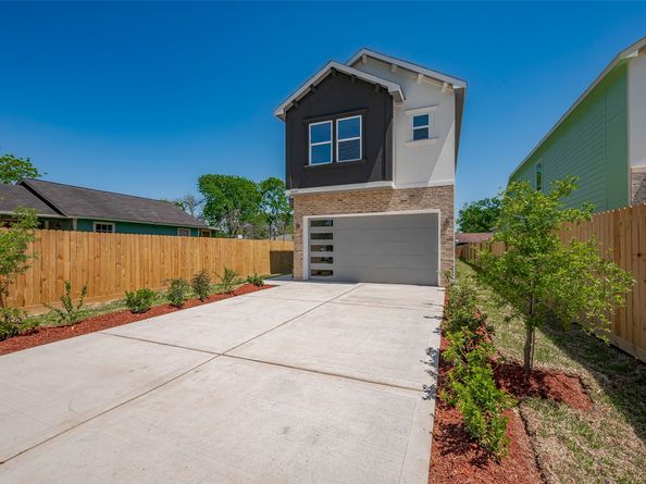 8636 Allwood Street, Houston TX 77016