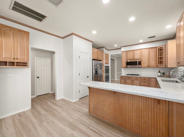 22 Windfern Place, The Woodlands TX 77382