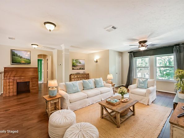 16910 Cottonwood Way, Houston TX 77059