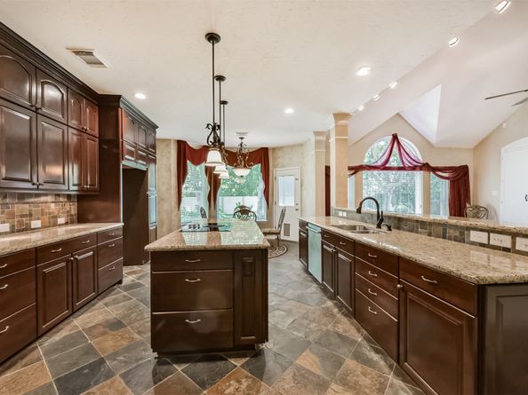 16910 Cottonwood Way, Houston TX 77059