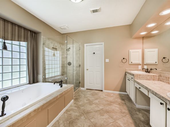 16910 Cottonwood Way, Houston TX 77059