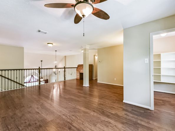 16910 Cottonwood Way, Houston TX 77059