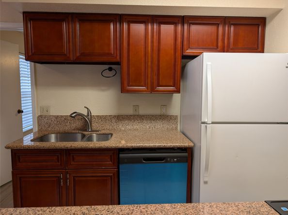 2750 Holly Hall Street 1504, Houston TX 77054