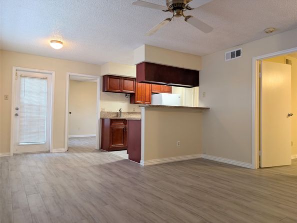 2750 Holly Hall Street 1504, Houston TX 77054