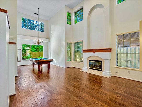 86 E Lakeridge Drive, The Woodlands TX 77381