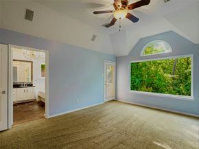 86 E Lakeridge Drive, The Woodlands TX 77381