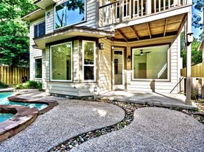 86 E Lakeridge Drive, The Woodlands TX 77381