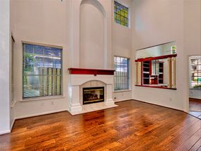 86 E Lakeridge Drive, The Woodlands TX 77381