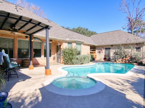 423 Pine Edge Drive, Spring TX 77380
