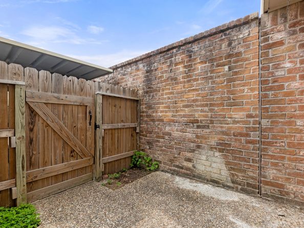 9200 W Bellfort Street 25, Houston TX 77031
