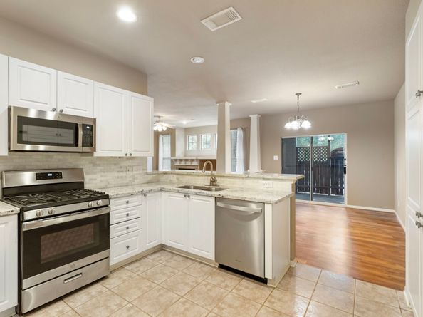 52 Stone Creek Place 52, The Woodlands TX 77382