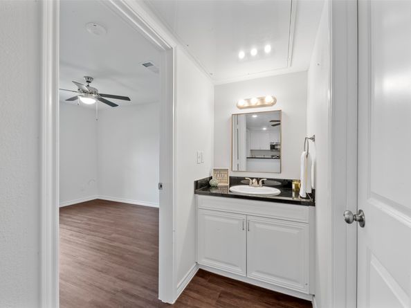 2800 Jeanetta Street 1206, Houston TX 77063