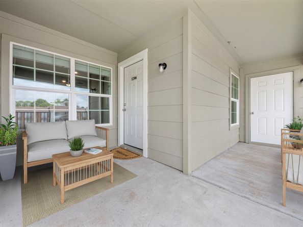 2800 Jeanetta Street 1206, Houston TX 77063