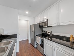 2800 Jeanetta Street 1206, Houston TX 77063