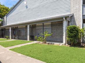 9700 Leawood Boulevard 216, Houston TX 77099