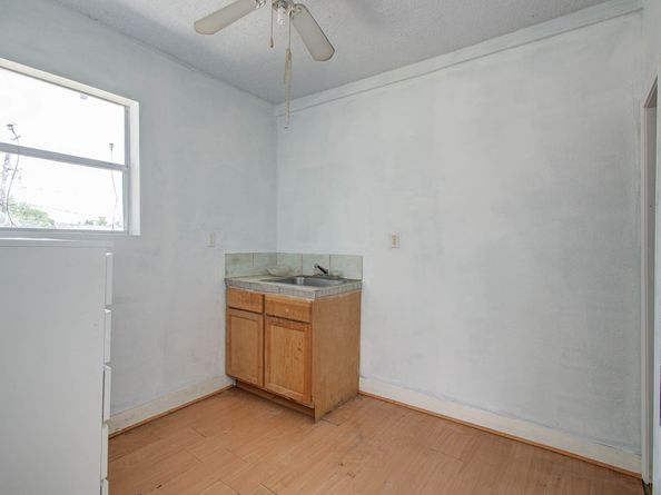 6701 Avenue E, Houston TX 77011