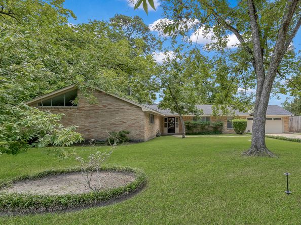 1107 Holly Drive, Conroe TX 77301