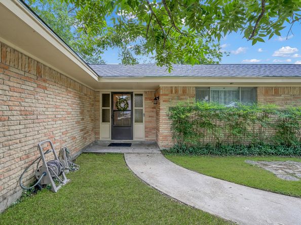 1107 Holly Drive, Conroe TX 77301