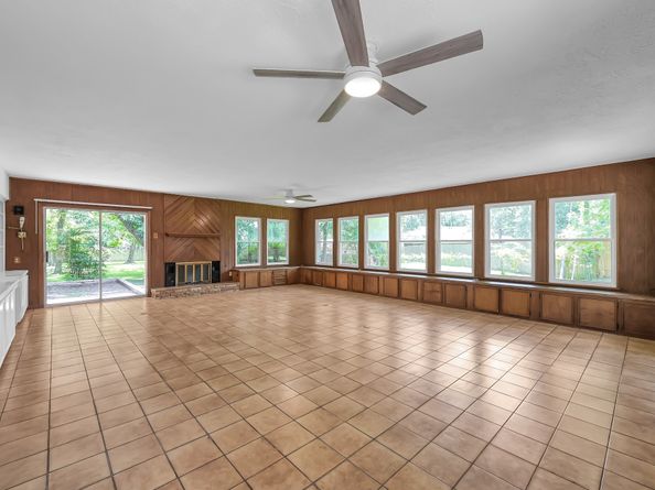 1107 Holly Drive, Conroe TX 77301