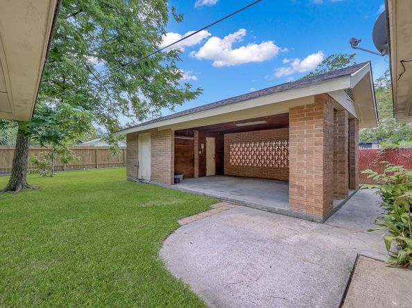 1107 Holly Drive, Conroe TX 77301