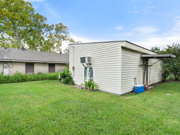 522 Rainy River Drive, Houston TX 77037