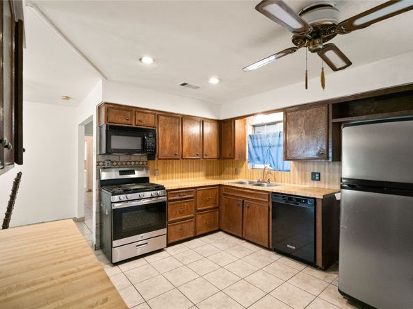 522 Rainy River Drive, Houston TX 77037