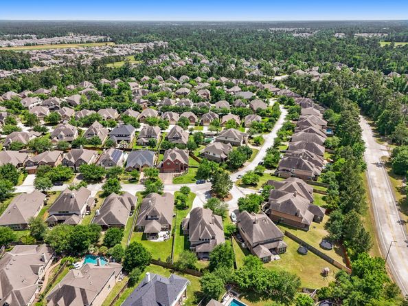 66 Hearthshire Circle, The Woodlands TX 77354
