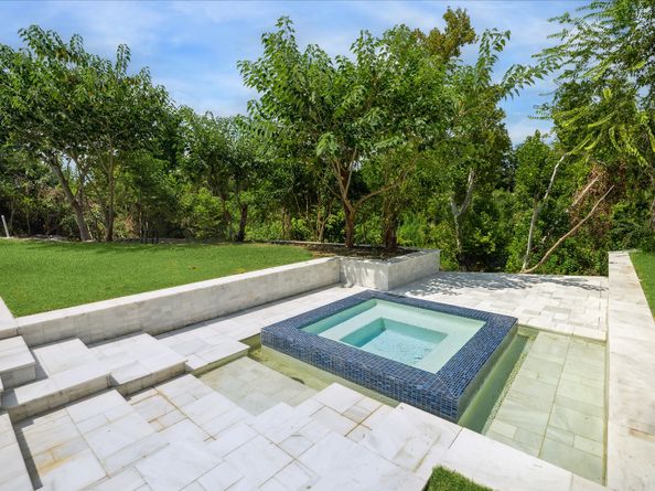 750 E Creekside Drive, Houston TX 77024