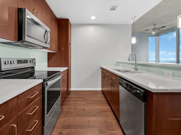 5925 Almeda Road 11501, Houston TX 77004