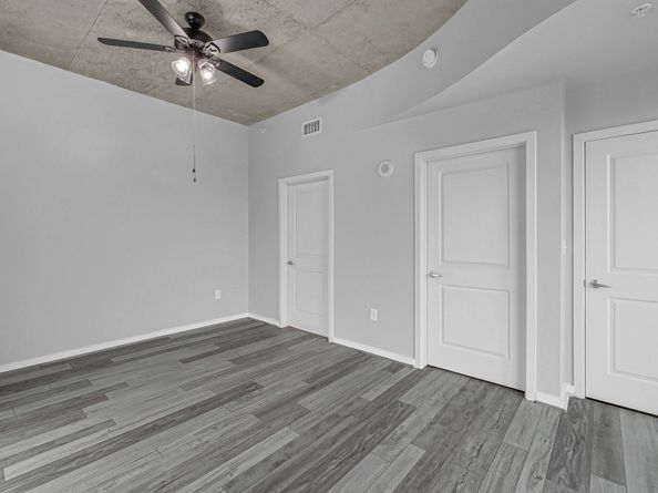 5925 Almeda Road 11501, Houston TX 77004