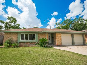 10659 Hazelhurst Drive, Houston TX 77043