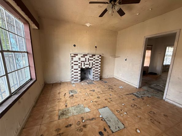 1709 Hussion Street, Houston TX 77003
