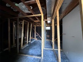 1709 Hussion Street, Houston TX 77003