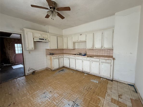 1709 Hussion Street, Houston TX 77003