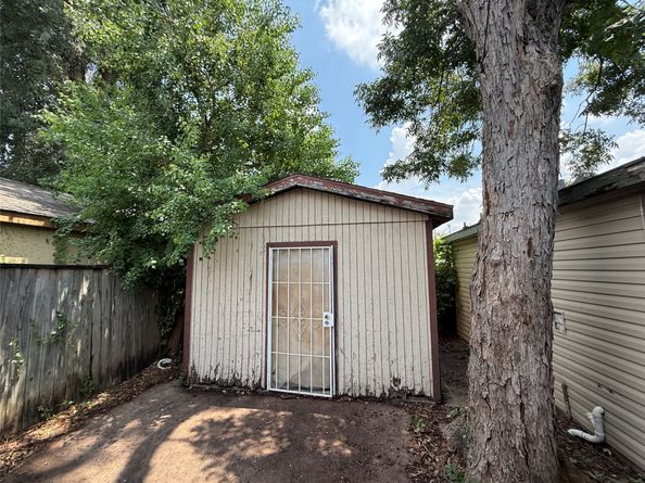 1709 Hussion Street, Houston TX 77003