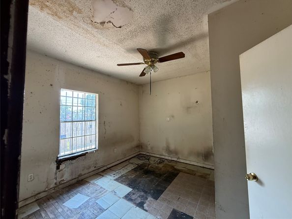 1709 Hussion Street, Houston TX 77003
