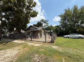 1709 Hussion Street, Houston TX 77003