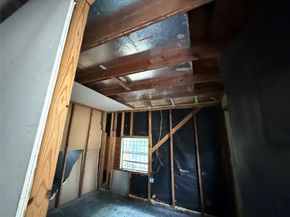 1709 Hussion Street, Houston TX 77003