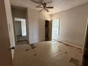 1709 Hussion Street, Houston TX 77003